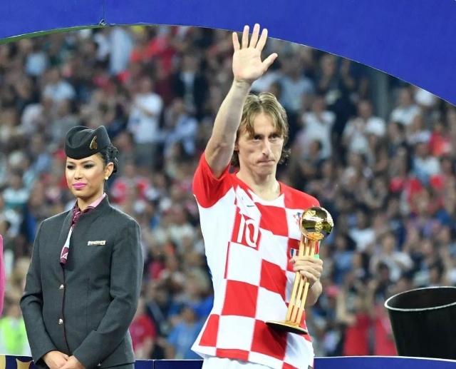 女足欧冠抽签：皇马女足对阵巴黎FC女足，胜者将战巴萨女足（女足欧冠抽签出炉：皇马女足遭遇巴黎FC，晋级者将对阵巴萨女足）