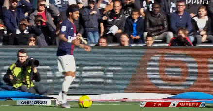 快船对阵独行侠三连败，独行侠逆转取胜，弗拉格创历史纪录。