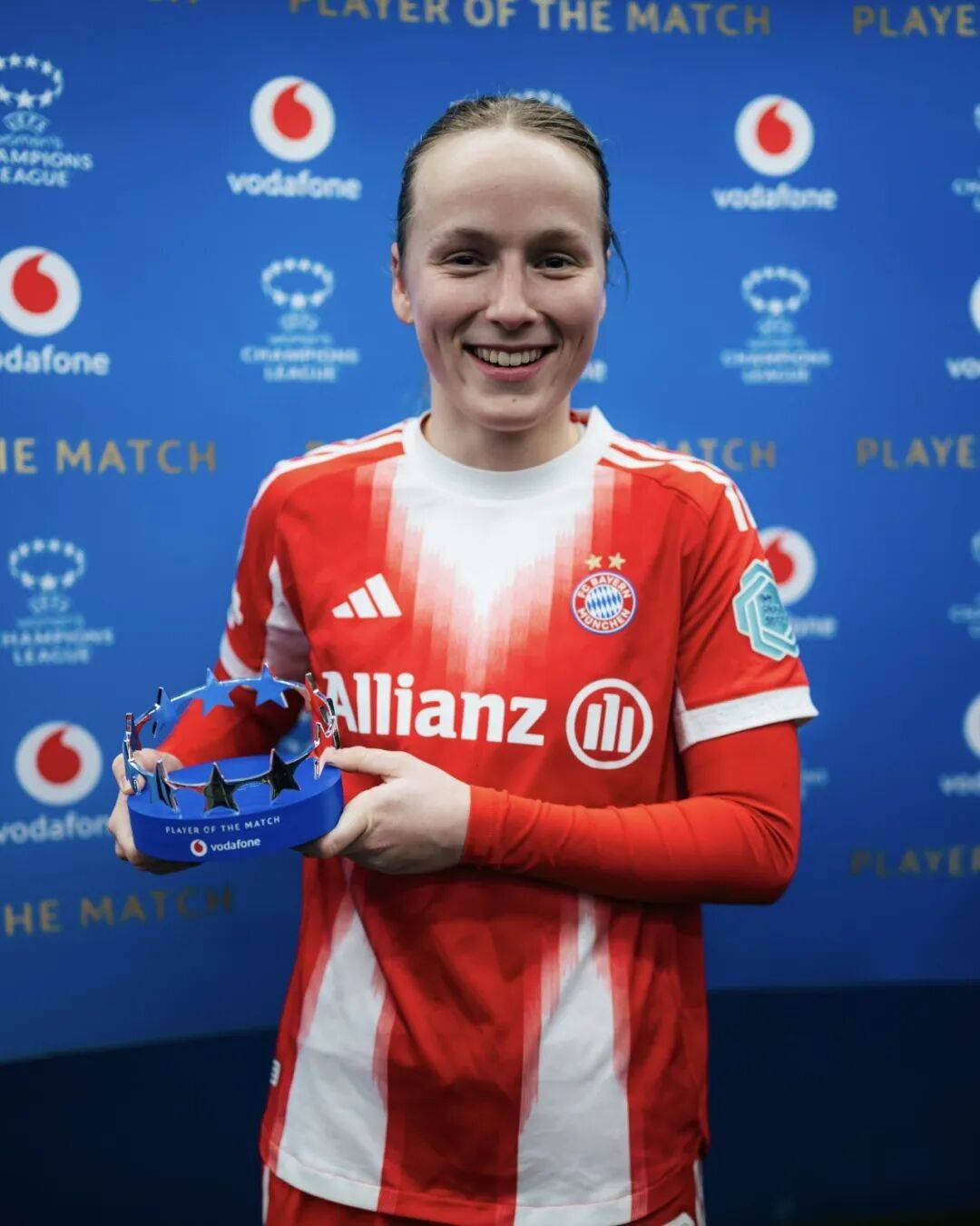 世体：贝尔纳尔对冬窗租借离队持开放态度，他的上场时间太少（世体：因出场机会有限，贝尔纳尔愿在冬窗租借离队）