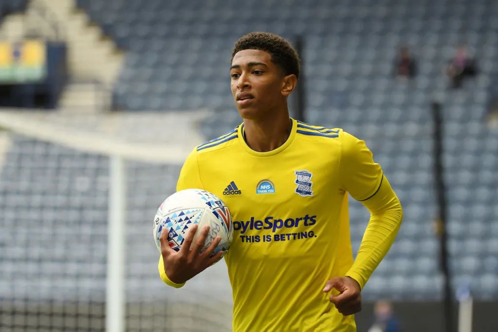 这队传球流畅得像跳舞