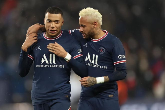 官方：洛杉矶FC与38岁门将洛里续约至2026年，含1年续约选项（官宣：洛杉矶FC与38岁门将洛里续约至2026年，合同附带1年延长选项）