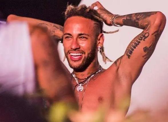 早报：斯洛特1-1萨拉赫（晨报：斯洛特与萨拉赫1-1握手言和）