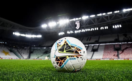 所有纹身都记述我的勤奋之道——格里马尔多的职业信仰（每一道纹身皆为勤勉作证：格里马尔多的职业信仰）