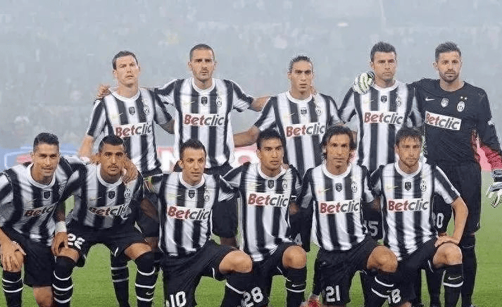 足球传控体系的核心原理（传控足球的核心机制）