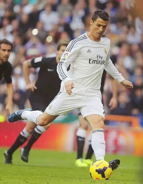 舒梅切尔：维拉已经是争冠热门，我有点担心下轮曼联的前景了（舒梅切尔：维拉已成夺冠热门，曼联下轮形势让我担忧）